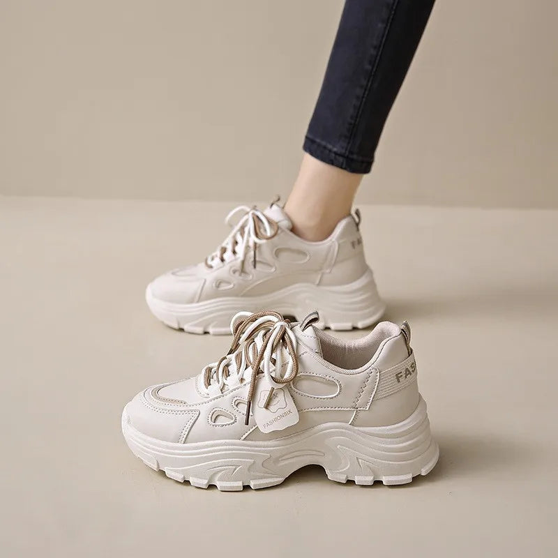 Autumn Women's New Breathable White Shoes Women's Versatile Korean Version Thick Soled Sports Shoes Casual Trendy Shoes