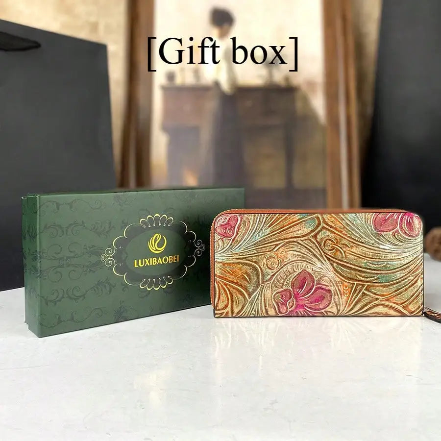 2025 New Retro Fashion Trendy Women's Wallet Gift Box with Carved Multi Card Embossed Zipper Long Wallet