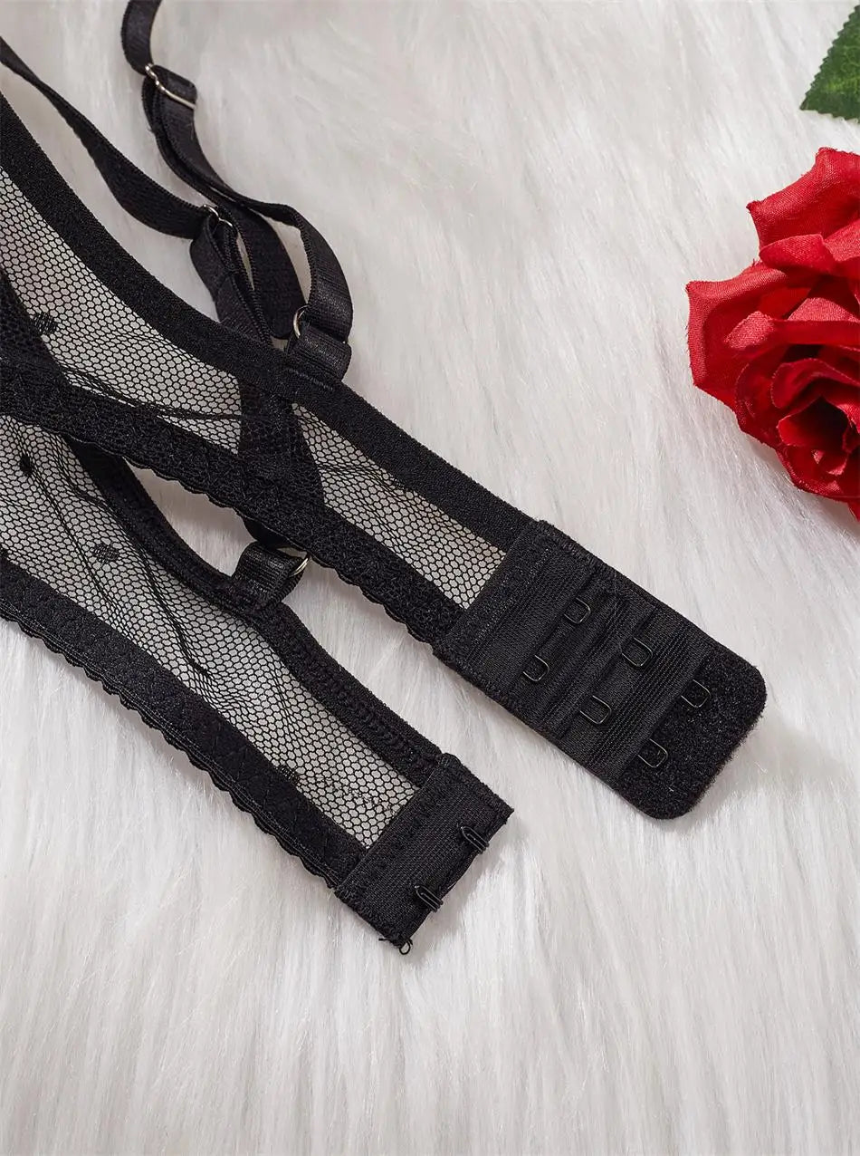 French Style Lingerie Set for Women Ultra-thin Hollow Out Bra Set Summer Sexy Mesh Embroidery Underwear Gathering Bra Beachwear
