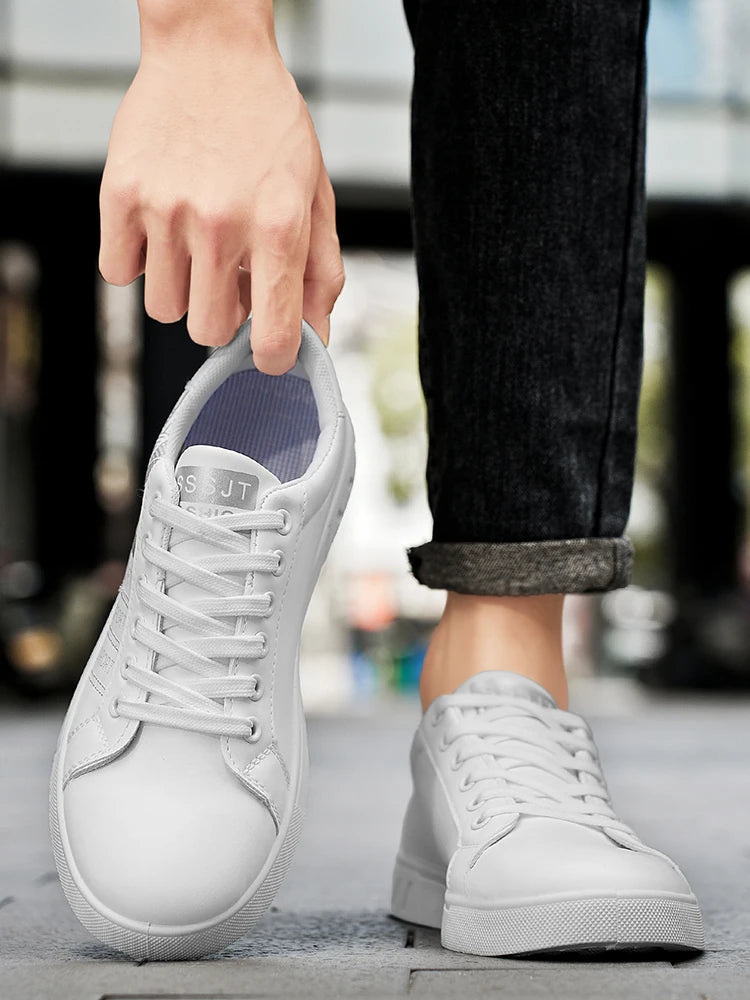 New Trendy Versatile Sneakers for Men, Low-Top Casual Sneakers, Waterproof, Non-Slip, Wear-Resistant Student Sports Shoes, Lightweight Soft-Soled Shoes for Daily Commuting