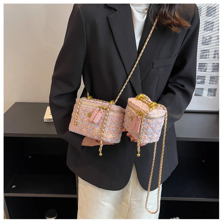 Women Shoulder Bags 2023 Popular Fashion Niche Crossbody Bag Wool Chain Small Square Bag Fashionable Purses and Handbags