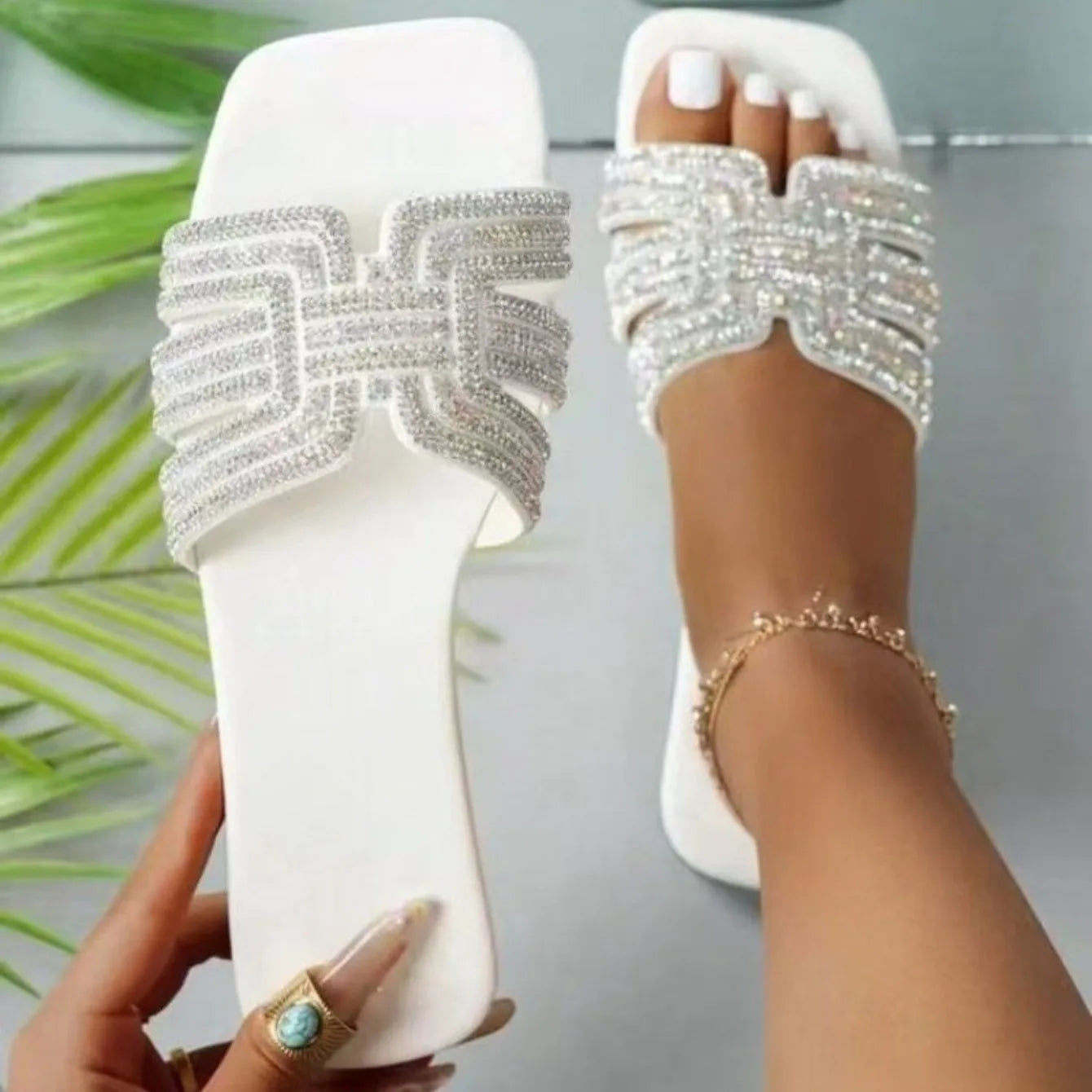 2025 Summer Women Rhinestone Slippers Outdoor Slippers Fashion Non-Slip Beach Shoes Comfortable Square Heel Sandals Slides Women
