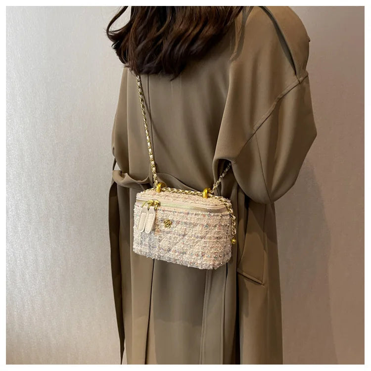 Women Shoulder Bags 2023 Popular Fashion Niche Crossbody Bag Wool Chain Small Square Bag Fashionable Purses and Handbags