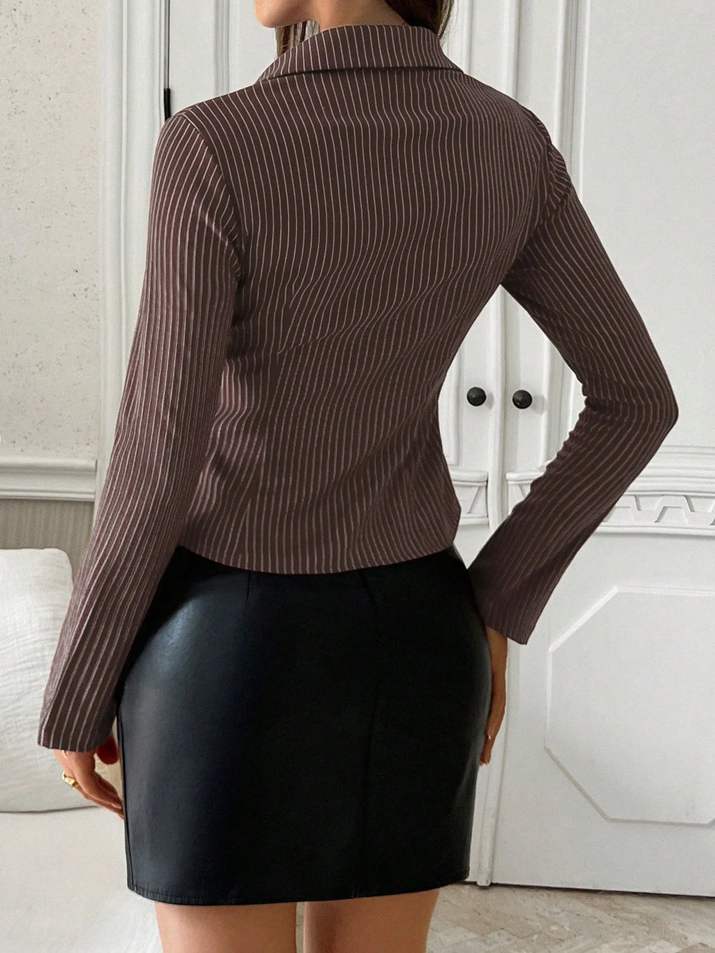 2025 Spring and Autumn New Fashionable and Casual Versatile V-neck Striped Temperament Slimming Long sleeved Shirt Top