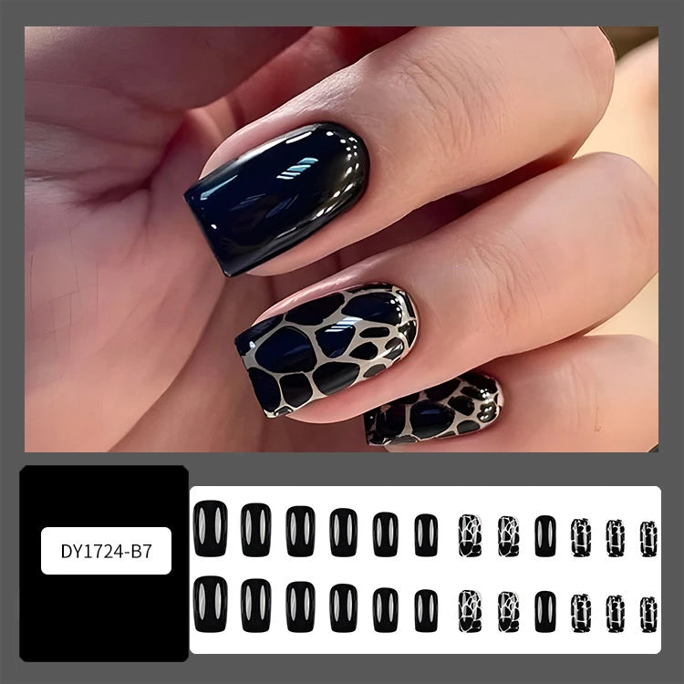 24Pcs Short Square Leopard Print False Nails with Glue Sweet Cool Press on Acrylic Nails Autumn Winter Detachable Fake Nail Tips