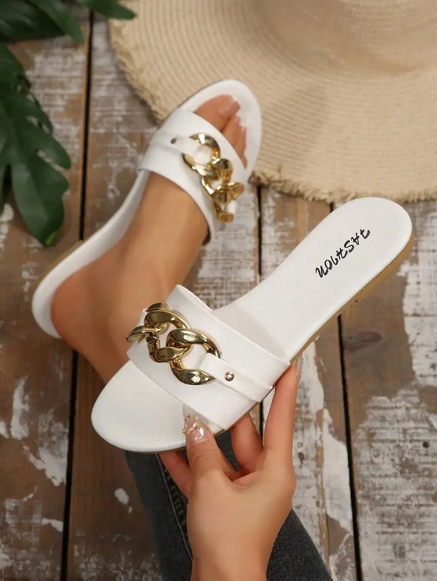 Women's Slippers with Chain Buckle, Flat-Soled Home Slippers, New Summer Style, Casual and Comfortable Women's Slippers, Round-Toe Slip-On, Vacation Style, Fashionable, Simple and Elegant Women's Sandals