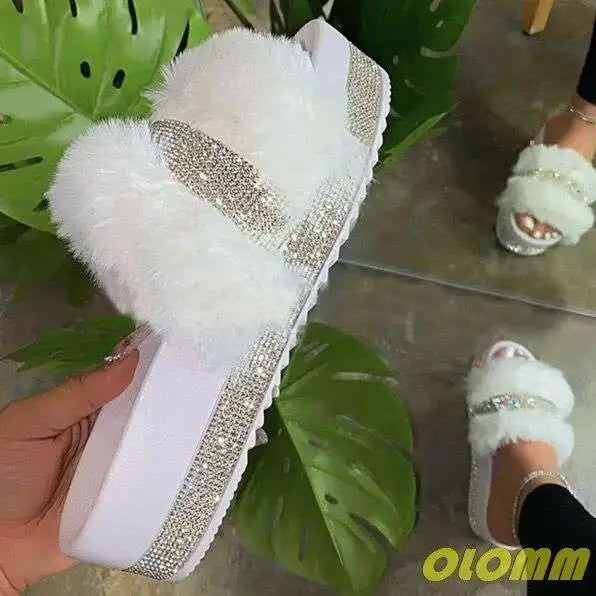 Summer 2020 Women's Flat Bot Platform Slippers Soft Sole Diamond Embellied Fur Strap Slippers Sweet Sle PVC Upper