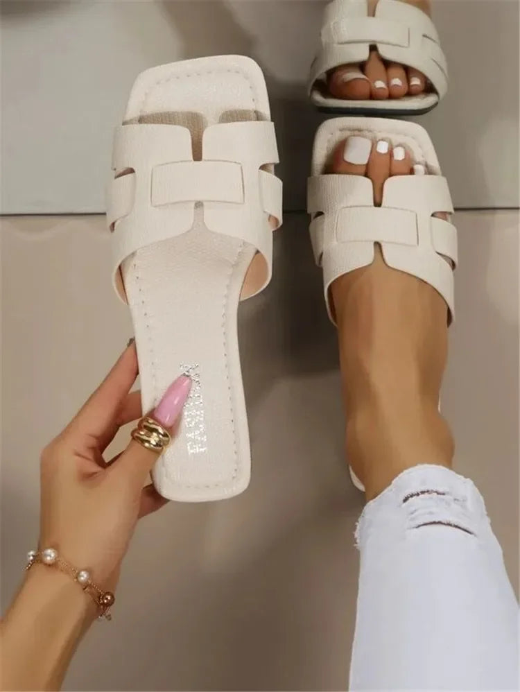 Summer New Women Slippers Flat Bottom Non-slip Outdoor Open Toe Beach Female Sandals Sexy Fashion Design Slides Woman Shoes