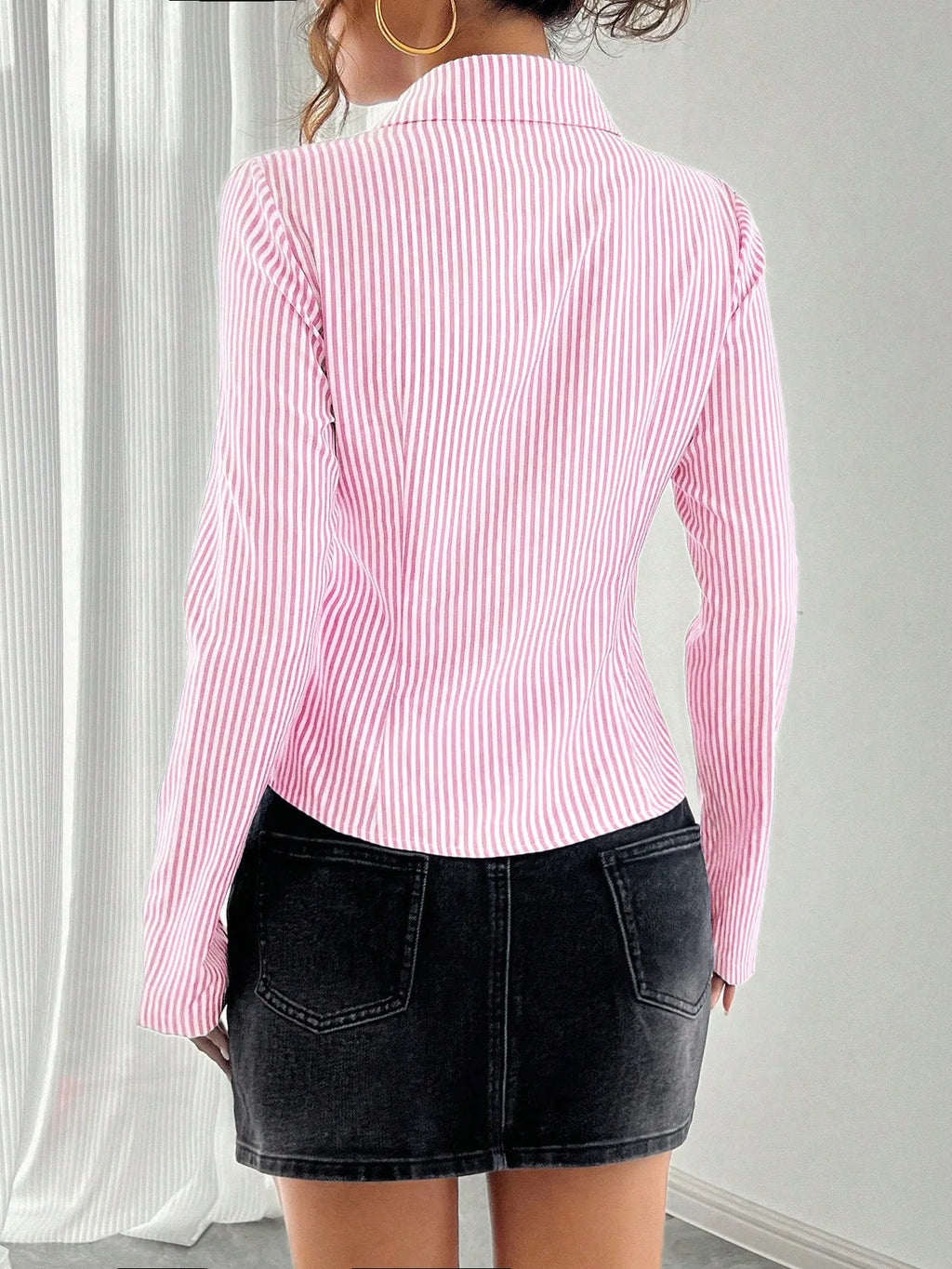 2025 Spring and Autumn New Fashionable and Casual Versatile V-neck Striped Temperament Slimming Long sleeved Shirt Top