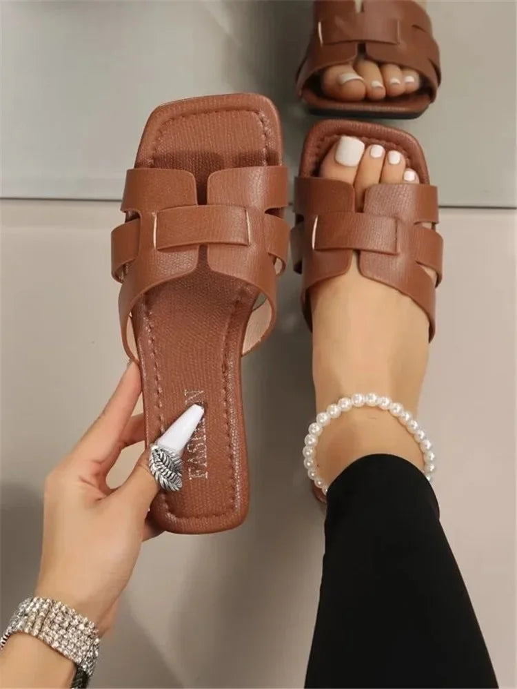 Summer New Women Slippers Flat Bottom Non-slip Outdoor Open Toe Beach Female Sandals Sexy Fashion Design Slides Woman Shoes