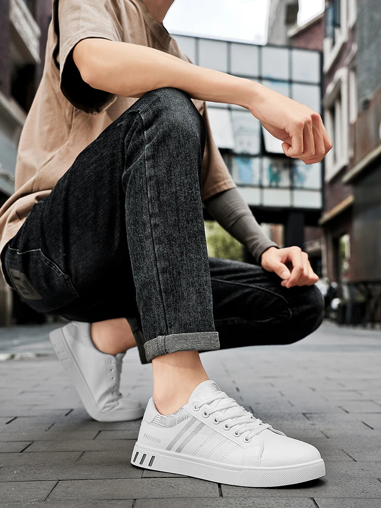 New Trendy Versatile Sneakers for Men, Low-Top Casual Sneakers, Waterproof, Non-Slip, Wear-Resistant Student Sports Shoes, Lightweight Soft-Soled Shoes for Daily Commuting