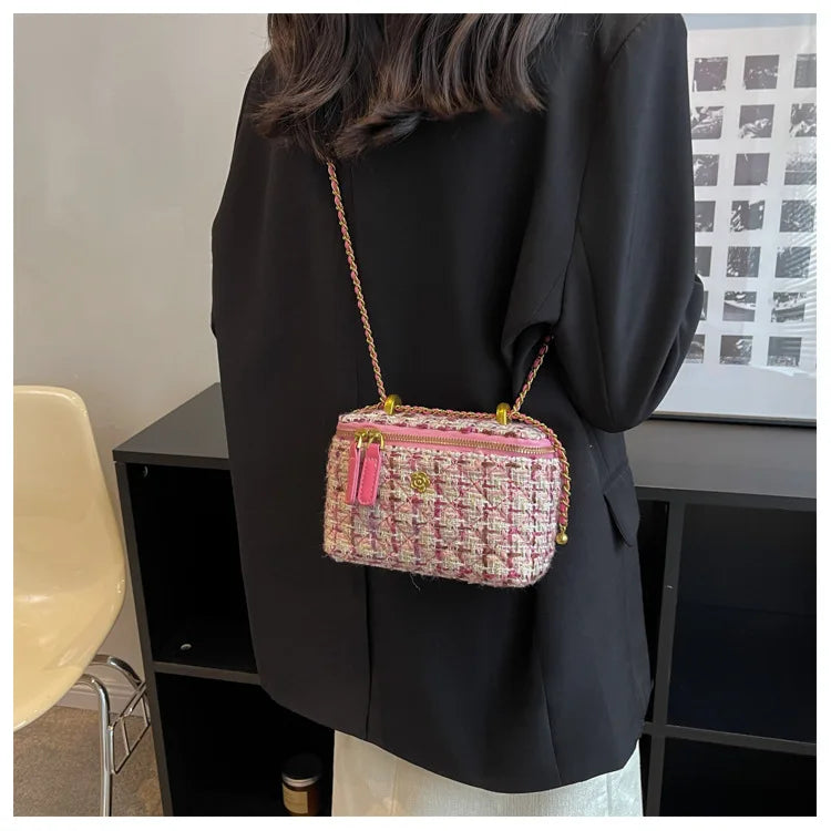 Women Shoulder Bags 2023 Popular Fashion Niche Crossbody Bag Wool Chain Small Square Bag Fashionable Purses and Handbags