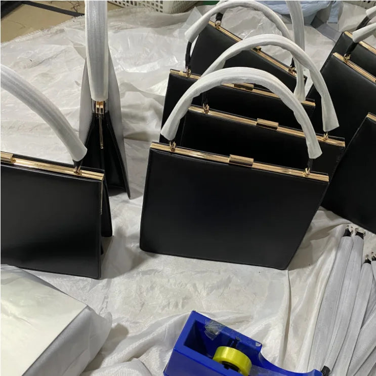 Large Capacity Women Handbag New High Quality Design Women Bag Retro Black Vintage Clip Bag Underarm Bag