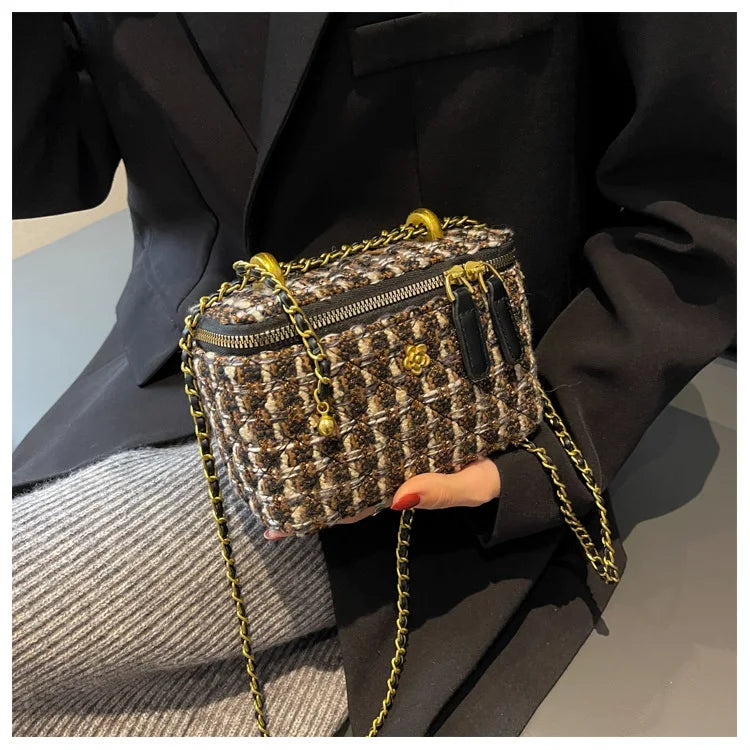 Women Shoulder Bags 2023 Popular Fashion Niche Crossbody Bag Wool Chain Small Square Bag Fashionable Purses and Handbags