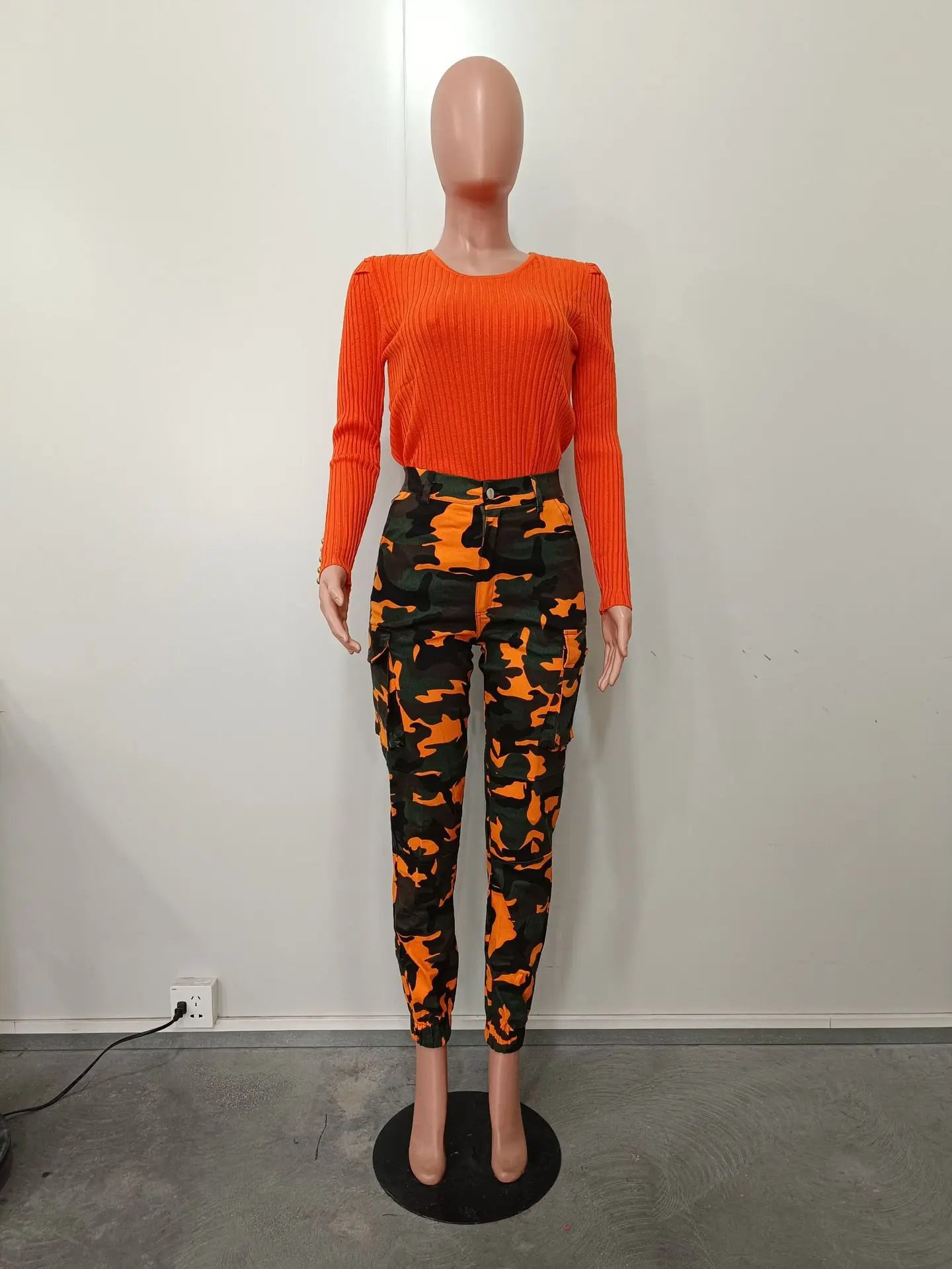 CM.YAYA Women’s Camouflage Printed Slim Cargo Pants 2024 Spring/Summer Pocket Jogger Street Fashion Safari Trousers