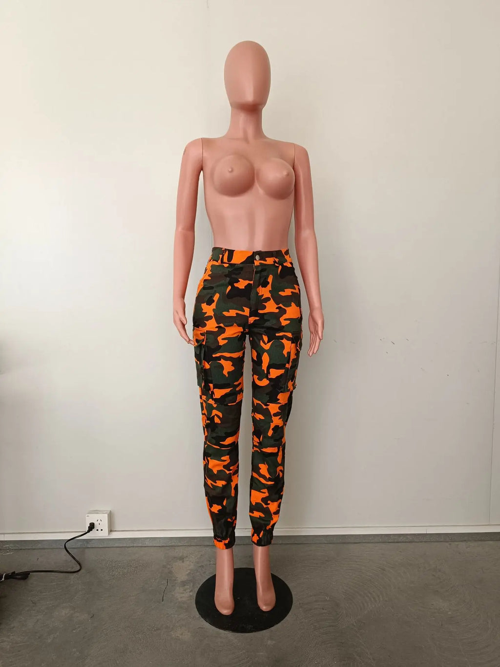 CM.YAYA Women’s Camouflage Printed Slim Cargo Pants 2024 Spring/Summer Pocket Jogger Street Fashion Safari Trousers