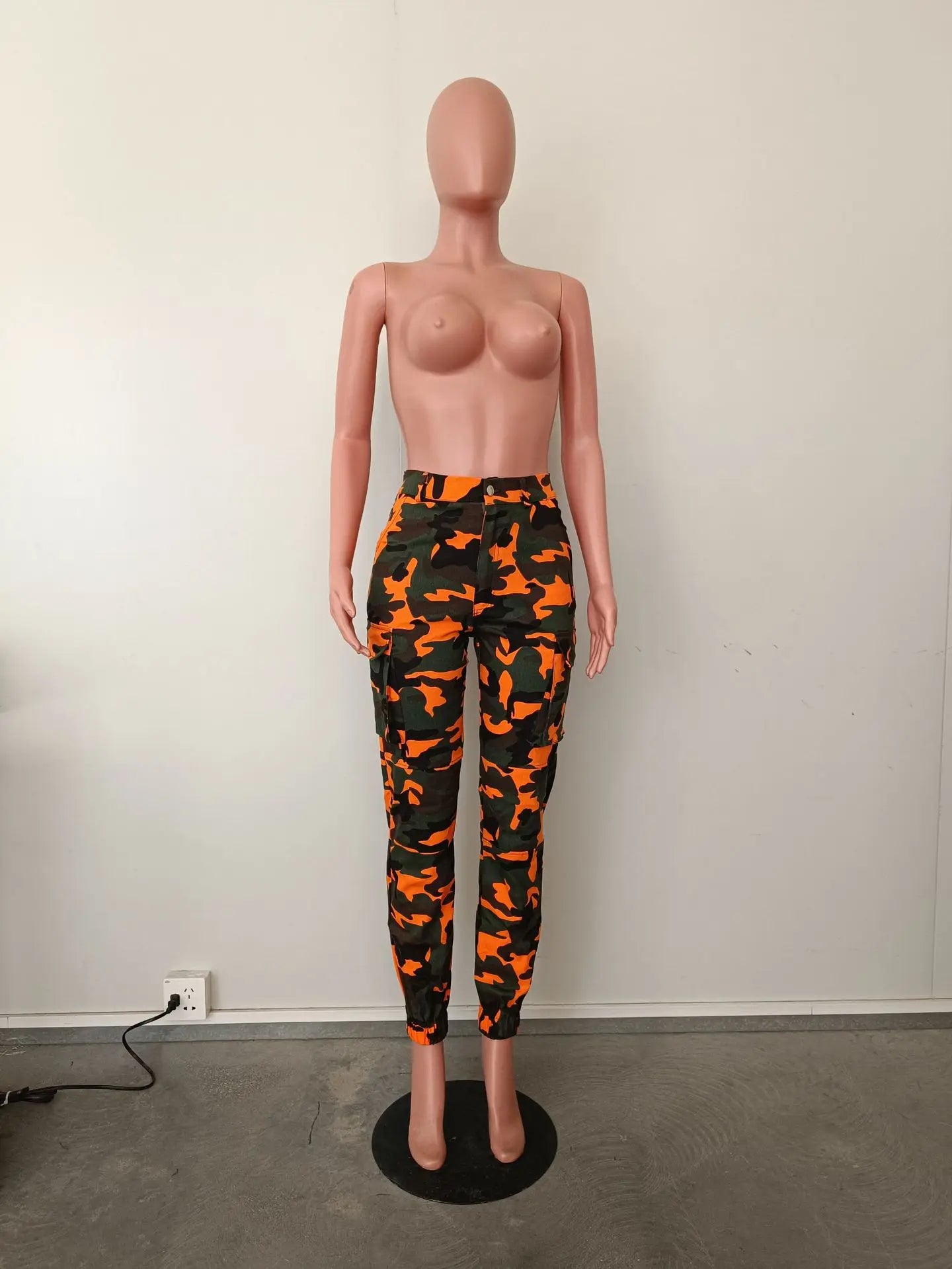 CM.YAYA Women’s Camouflage Printed Slim Cargo Pants 2024 Spring/Summer Pocket Jogger Street Fashion Safari Trousers