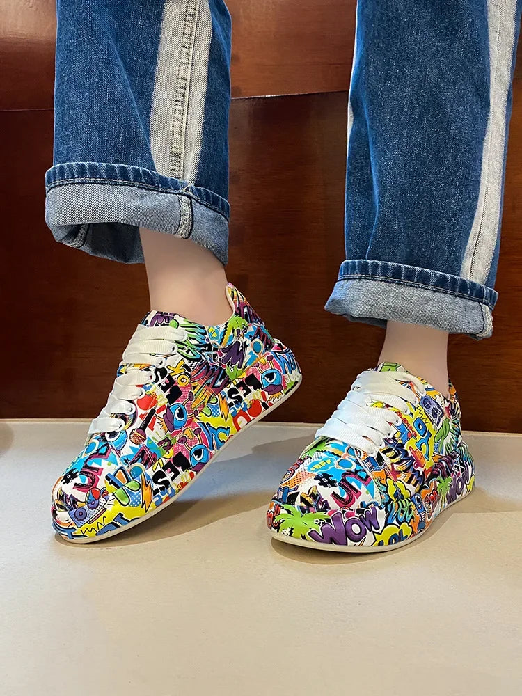 Women's Casual Sneakers Painted Graffiti Lace Up Sports Shoes for Women Flat Pu Leather Ladies Running Shoes Ladies Fashion New