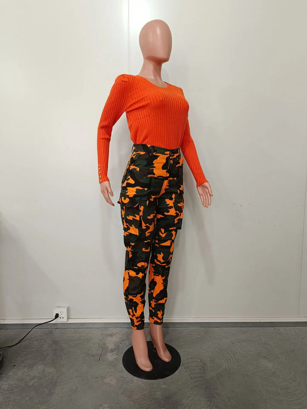 CM.YAYA Women’s Camouflage Printed Slim Cargo Pants 2024 Spring/Summer Pocket Jogger Street Fashion Safari Trousers