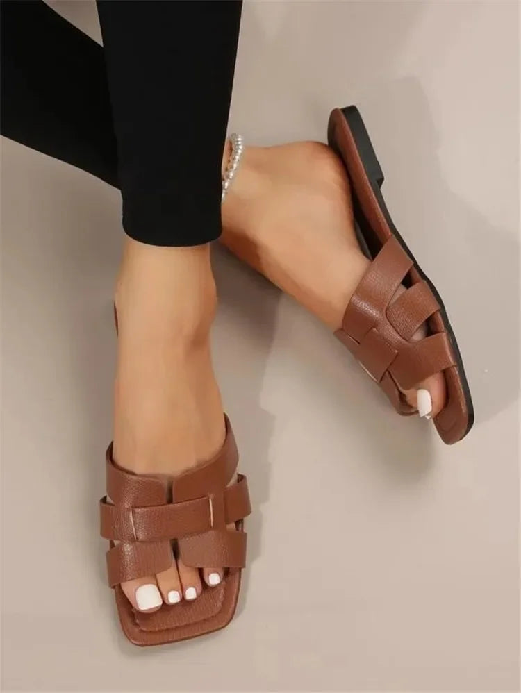 Summer New Women Slippers Flat Bottom Non-slip Outdoor Open Toe Beach Female Sandals Sexy Fashion Design Slides Woman Shoes