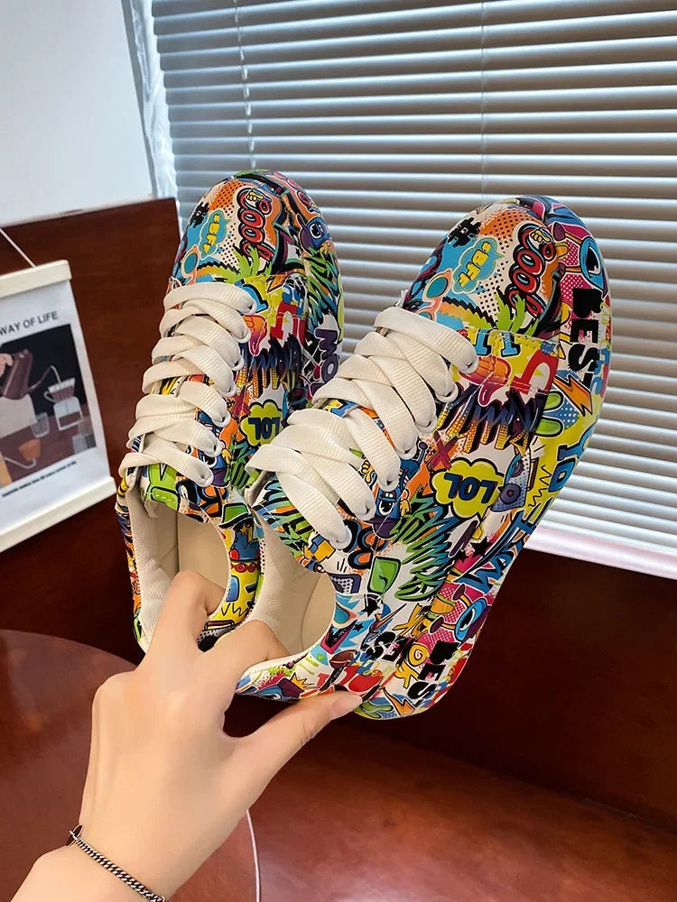 Women's Casual Sneakers Painted Graffiti Lace Up Sports Shoes for Women Flat Pu Leather Ladies Running Shoes Ladies Fashion New