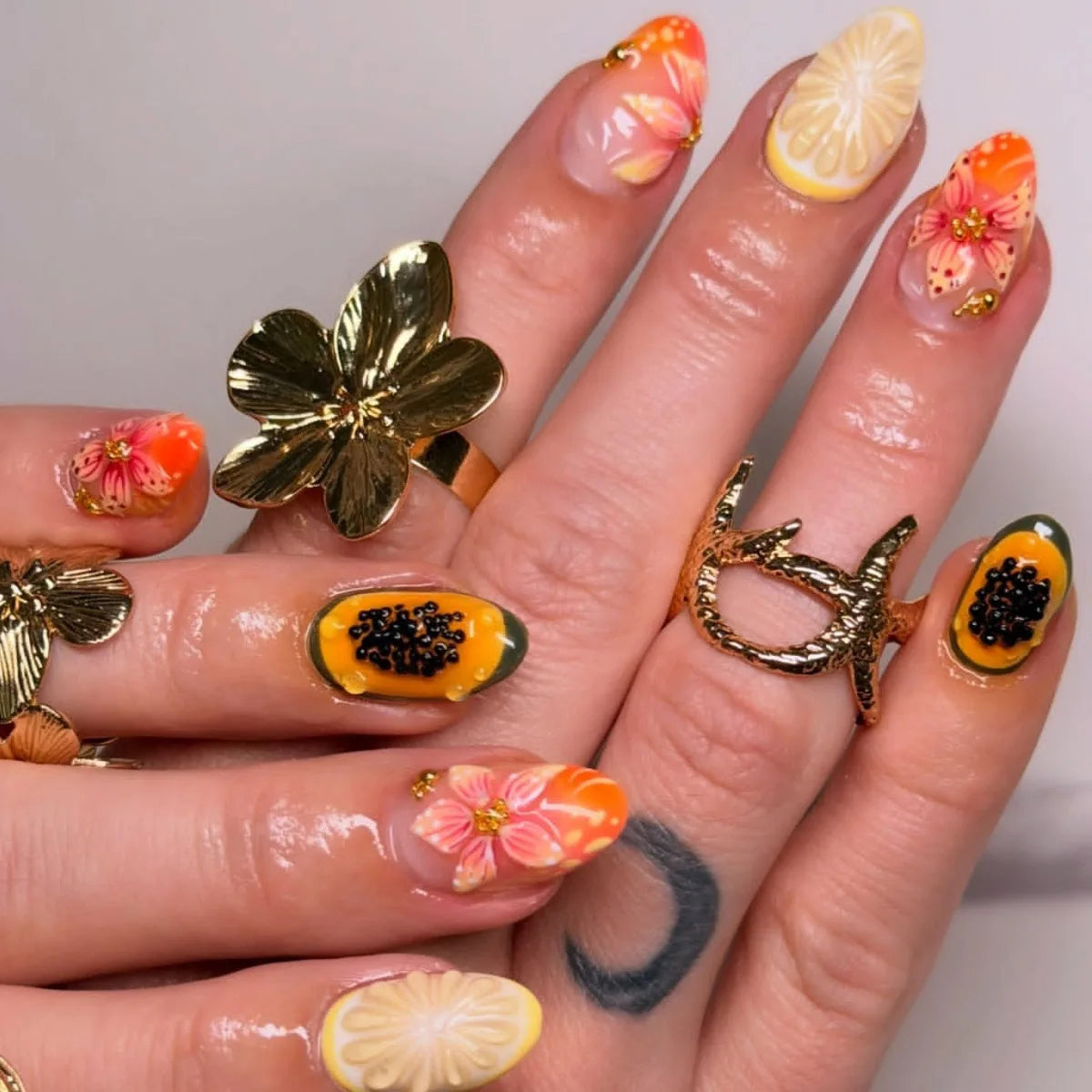 24PCS Sweet Short Round Press on Nails Cute 3D Fruit Blue Stripes Almond False Nails Wearable Lemon Patterns French Ins Manicure