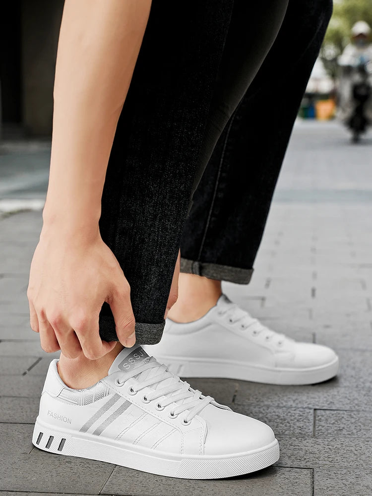 New Trendy Versatile Sneakers for Men, Low-Top Casual Sneakers, Waterproof, Non-Slip, Wear-Resistant Student Sports Shoes, Lightweight Soft-Soled Shoes for Daily Commuting