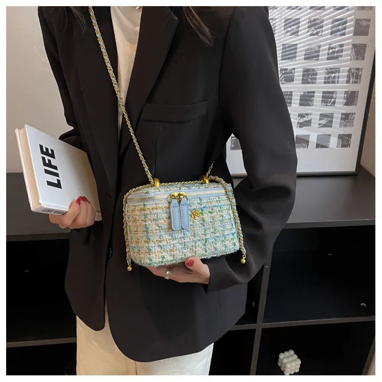Women Shoulder Bags 2023 Popular Fashion Niche Crossbody Bag Wool Chain Small Square Bag Fashionable Purses and Handbags
