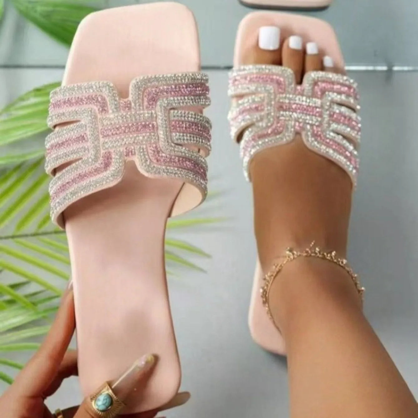 2025 Summer Women Rhinestone Slippers Outdoor Slippers Fashion Non-Slip Beach Shoes Comfortable Square Heel Sandals Slides Women