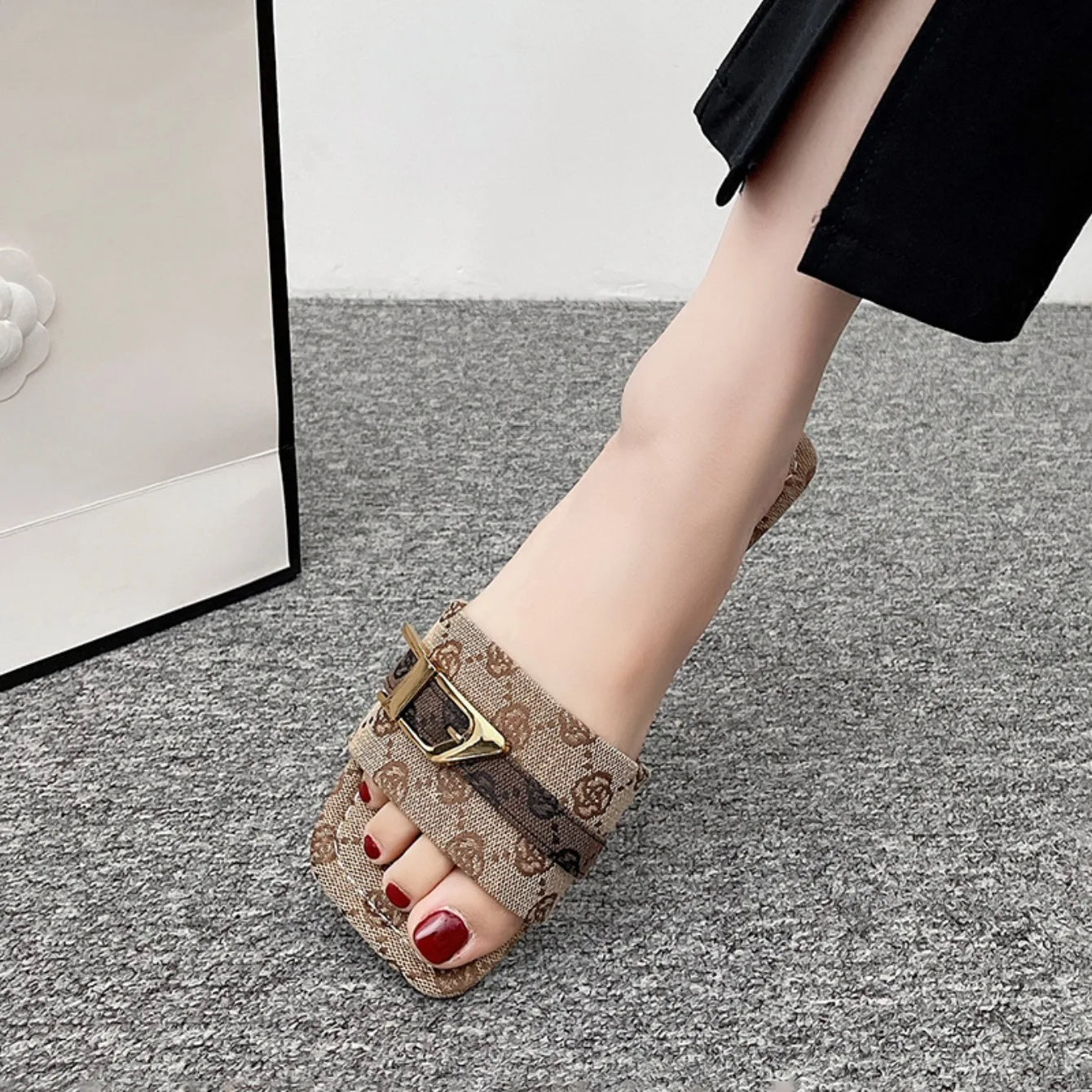 Women Denim Slippers Flat Peep Toe Sandals Ladies Casual Beach Slippers Female Luxury Flat Lightweight Shoes Woman Slides Women