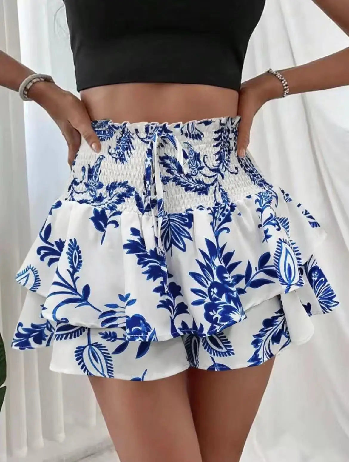 New Summer 2025 Women's Hot Pants Floral Fashion Elastic Waist Lace Hot Girl Girl Versatile Casual Layered Short Skirt