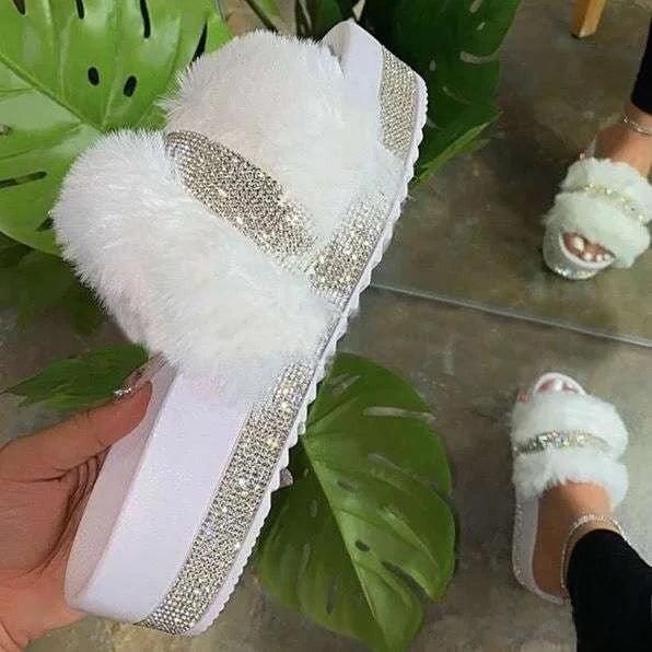 Summer 2020 Women's Flat Bot Platform Slippers Soft Sole Diamond Embellied Fur Strap Slippers Sweet Sle PVC Upper