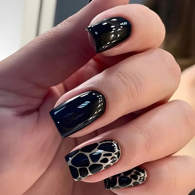 24Pcs Short Square Leopard Print False Nails with Glue Sweet Cool Press on Acrylic Nails Autumn Winter Detachable Fake Nail Tips