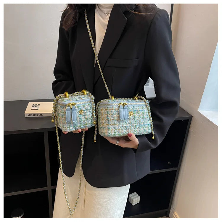 Women Shoulder Bags 2023 Popular Fashion Niche Crossbody Bag Wool Chain Small Square Bag Fashionable Purses and Handbags