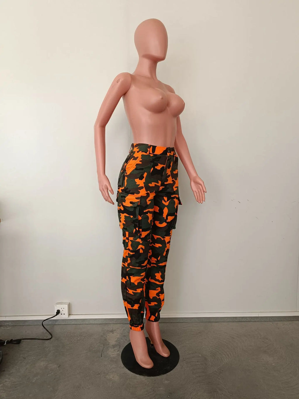 CM.YAYA Women’s Camouflage Printed Slim Cargo Pants 2024 Spring/Summer Pocket Jogger Street Fashion Safari Trousers