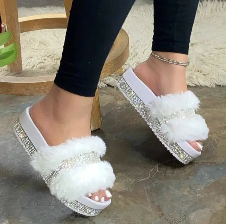 2026 Women's New Thick Bottom Water Diamond Hairy Slippers for Women's Autumn and Winter Flat Bottom Large Anti slip Slippers