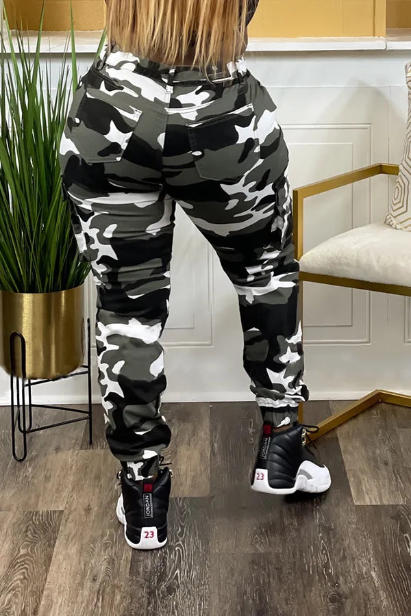 CM.YAYA Women’s Camouflage Printed Slim Cargo Pants 2024 Spring/Summer Pocket Jogger Street Fashion Safari Trousers