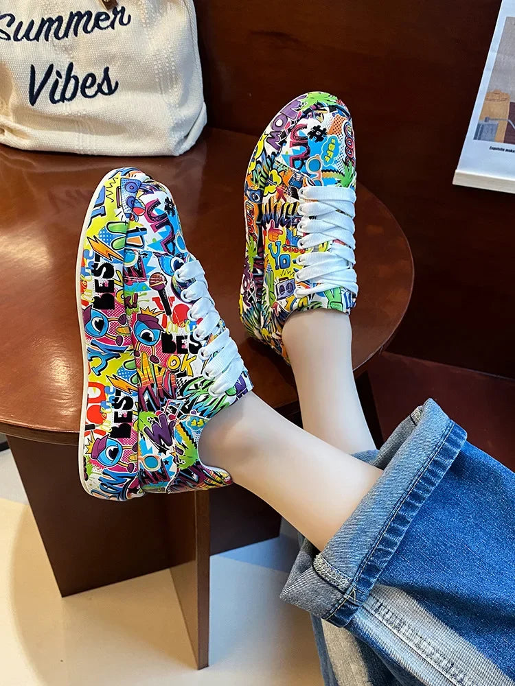 Women's Casual Sneakers Painted Graffiti Lace Up Sports Shoes for Women Flat Pu Leather Ladies Running Shoes Ladies Fashion New