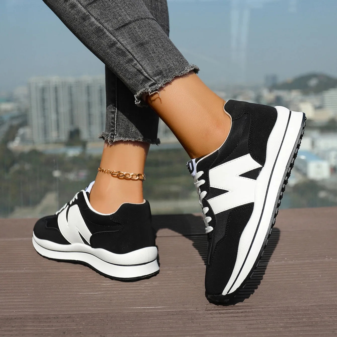 Women Sneakers 2025 New Casual Versatile Thick-soled Running Sneakers Women Fashionable High-quality Luxury Lace-up Shoes Women