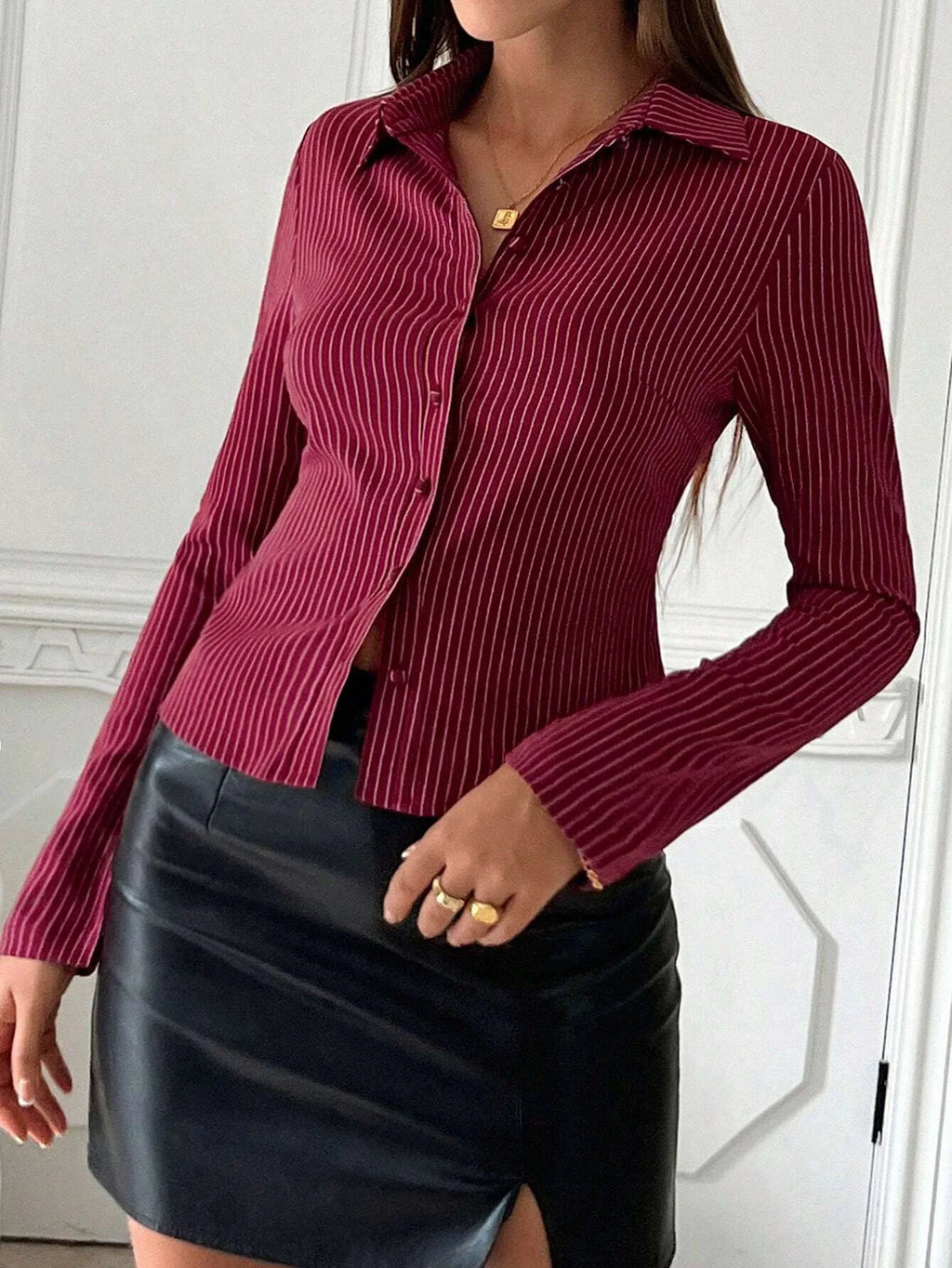 2025 Spring and Autumn New Fashionable and Casual Versatile V-neck Striped Temperament Slimming Long sleeved Shirt Top