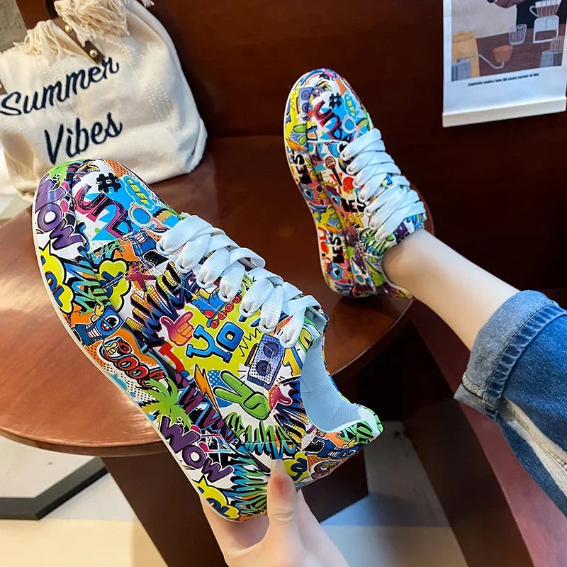 Women's Casual Sneakers Painted Graffiti Lace Up Sports Shoes for Women Flat Pu Leather Ladies Running Shoes Ladies Fashion New
