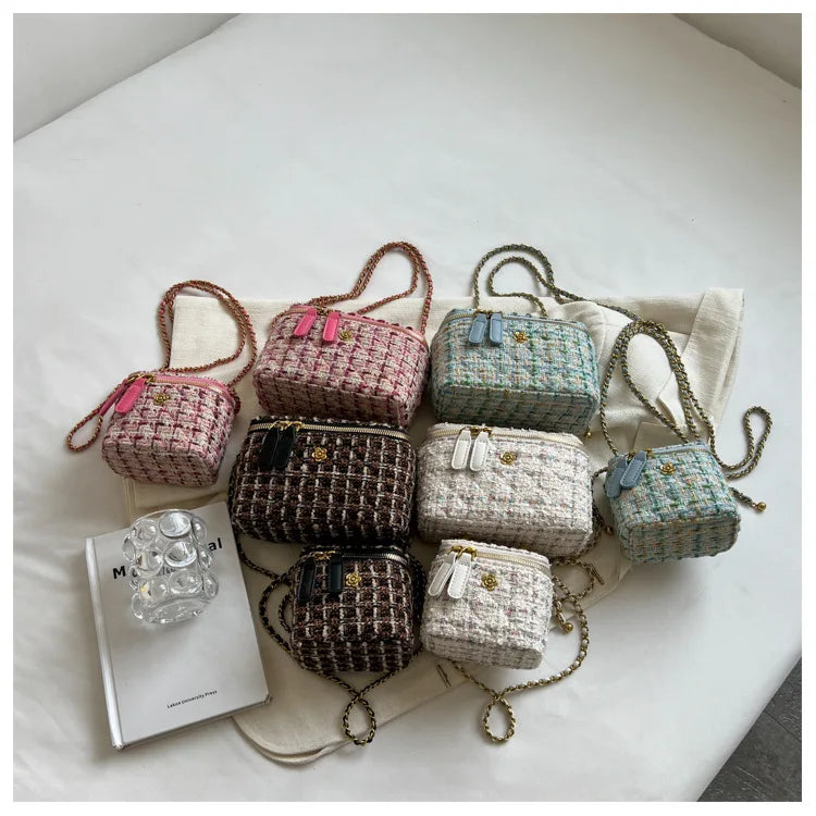 Women Shoulder Bags 2023 Popular Fashion Niche Crossbody Bag Wool Chain Small Square Bag Fashionable Purses and Handbags