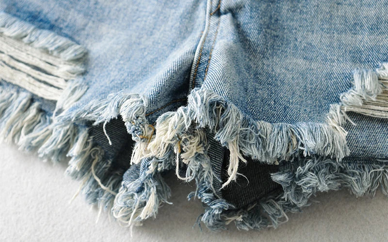 High Street Broken Hole Washed Denim Shorts Women Fashion Tassel Raw Edge Distress Jean Shorts Casual High Waist Pocket Shorts