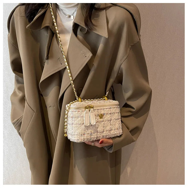 Women Shoulder Bags 2023 Popular Fashion Niche Crossbody Bag Wool Chain Small Square Bag Fashionable Purses and Handbags