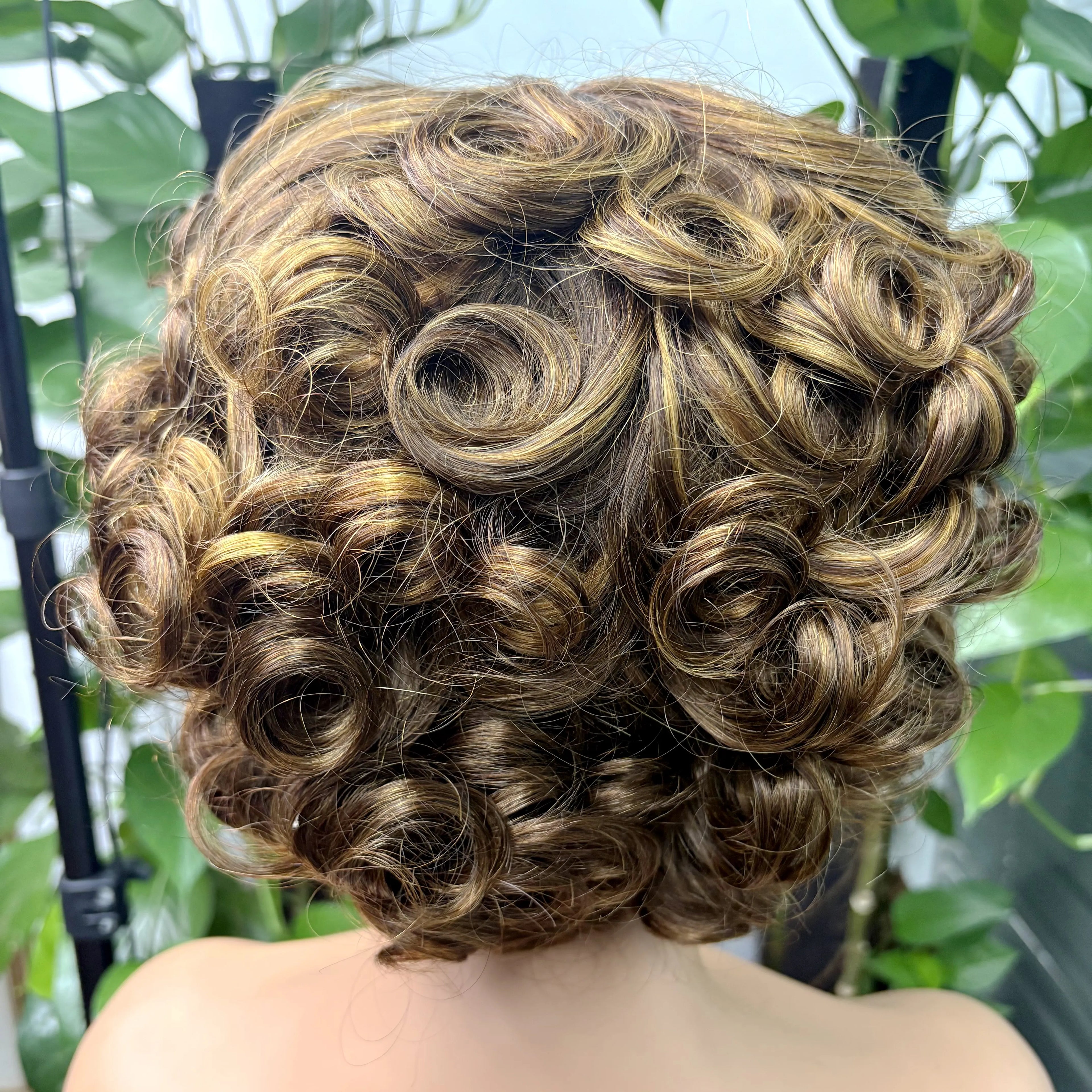 Full Machine Made Loose Wavy Bob Wig Human Hair Wigs 220% Short Colored Bouncy Curly Gluelesss Human Hair Wigs with Bangs